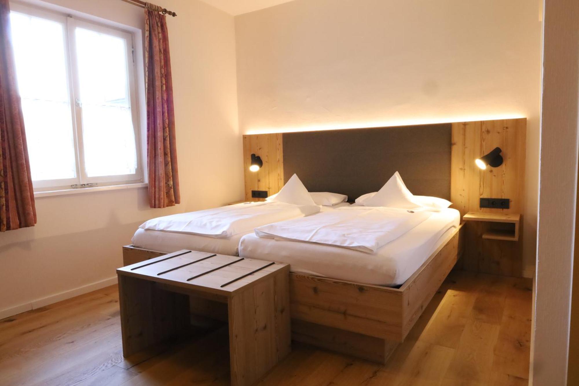 Hotel Gasthof Zur Post Wolfegg Exterior foto
