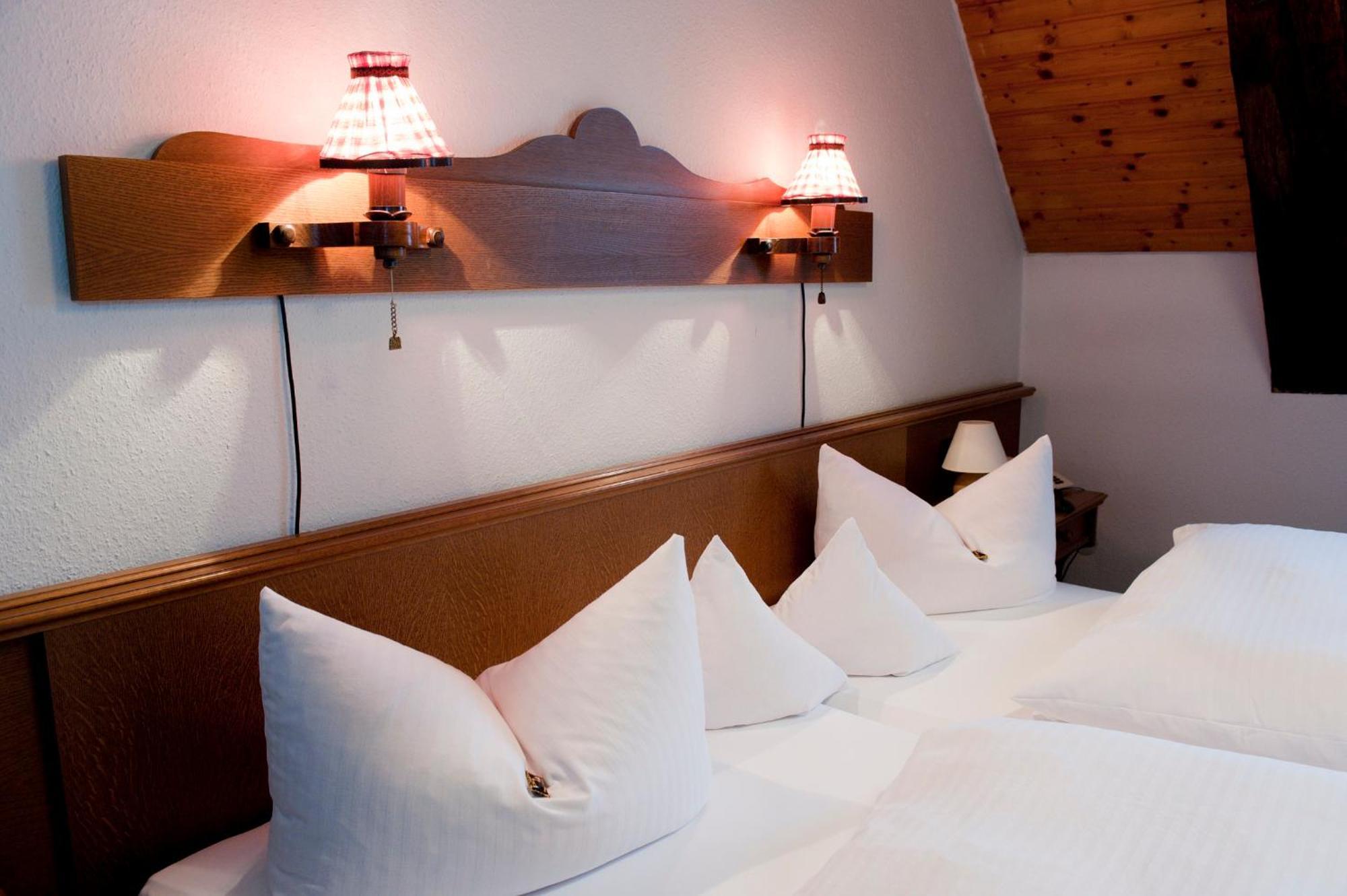 Hotel Gasthof Zur Post Wolfegg Exterior foto